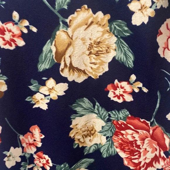 Sold…Shein scalloped trim floral dress size XS - Picture 3 of 4